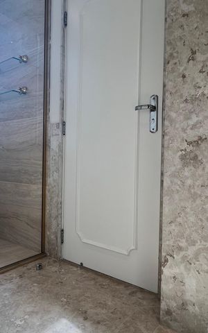 Apartamento à venda com 380m², 4 quartos e 3 vagas Apartamento à venda com 380m², 4 quartos e 3 vagasBanheiro da Suíte 1 e 2
