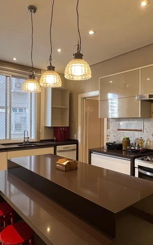 Apartamento à venda com 380m², 4 quartos e 3 vagas Apartamento à venda com 380m², 4 quartos e 3 vagasCozinha