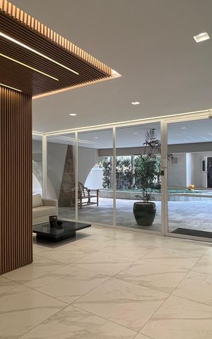 Apartamento à venda com 380m², 4 quartos e 3 vagas Apartamento à venda com 380m², 4 quartos e 3 vagasHall de entrada