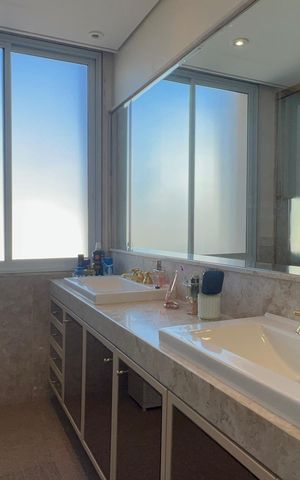 Apartamento à venda com 380m², 4 quartos e 3 vagas Apartamento à venda com 380m², 4 quartos e 3 vagasBanheiro da Suíte 3