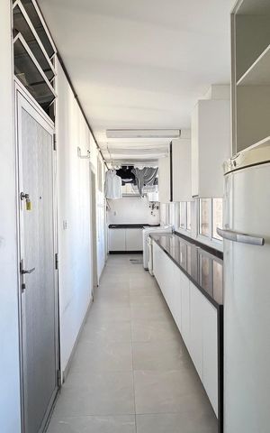 Apartamento à venda com 380m², 4 quartos e 3 vagas Apartamento à venda com 380m², 4 quartos e 3 vagasÁrea de Serviço