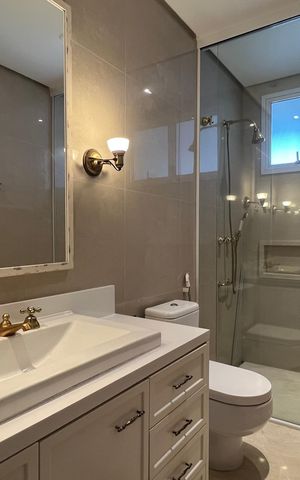 Apartamento à venda com 380m², 4 quartos e 3 vagas Apartamento à venda com 380m², 4 quartos e 3 vagasBanheiro