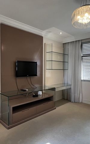 Apartamento à venda com 380m², 4 quartos e 3 vagas Apartamento à venda com 380m², 4 quartos e 3 vagasSuite 3