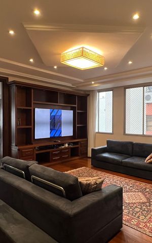 Apartamento à venda com 380m², 4 quartos e 3 vagas Apartamento à venda com 380m², 4 quartos e 3 vagasSala de TV