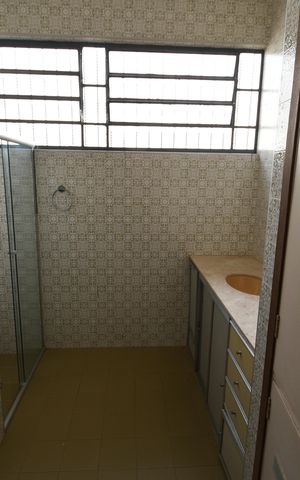 Casa à venda com 166m², 4 quartos e 3 vagasBanheiro 2