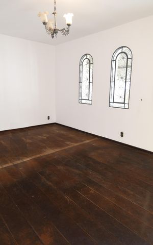 Casa à venda com 166m², 4 quartos e 3 vagasSala