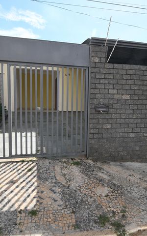 Casa à venda com 166m², 4 quartos e 3 vagasFachada