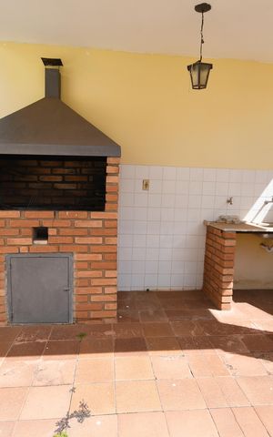 Casa à venda com 166m², 4 quartos e 3 vagasChurrasqueira
