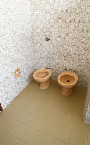 Casa à venda com 166m², 4 quartos e 3 vagasBanheiro 2