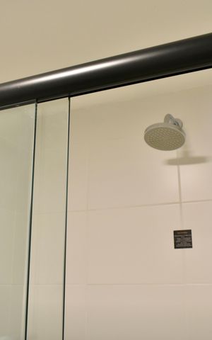 Studio para alugar com 27m², 1 quarto e sem vaga Studio para alugar com 27m², 1 quarto e sem vagaStudio Banheiro