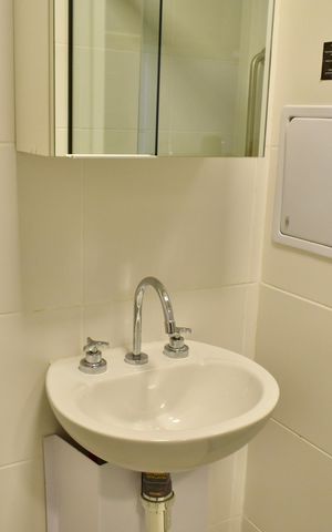 Studio à venda com 27m², 1 quarto e sem vaga Studio à venda com 27m², 1 quarto e sem vagaStudio Banheiro