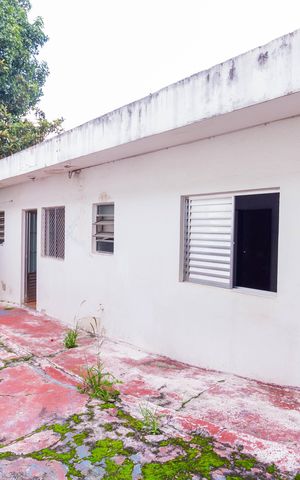 Casa à venda com 380m², 4 quartos e 4 vagas Casa à venda com 380m², 4 quartos e 4 vagasQuintal