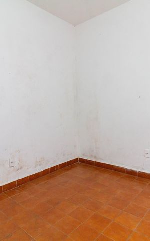 Casa à venda com 380m², 4 quartos e 4 vagas Casa à venda com 380m², 4 quartos e 4 vagasEdícula: Quarto