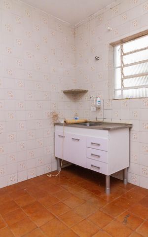 Casa à venda com 380m², 4 quartos e 4 vagas Casa à venda com 380m², 4 quartos e 4 vagasEdícula: Cozinha