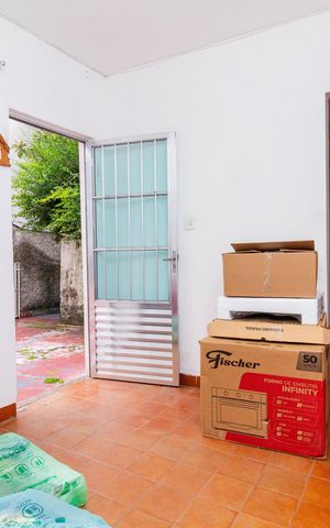 Casa à venda com 380m², 4 quartos e 4 vagas Casa à venda com 380m², 4 quartos e 4 vagasEdícula: Sala