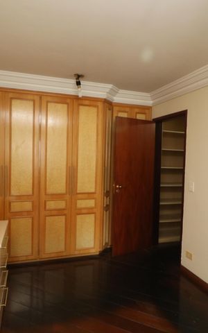 Apartamento à venda com 154m², 3 quartos e 2 vagasSuíte 1
