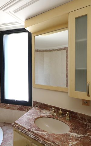 Apartamento à venda com 154m², 3 quartos e 2 vagasBanheiro da Suíte 1