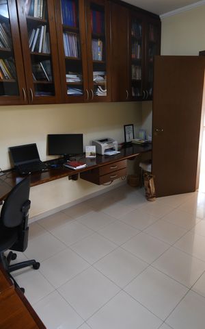 Casa à venda com 282m², 4 quartos e 2 vagasQuarto 3