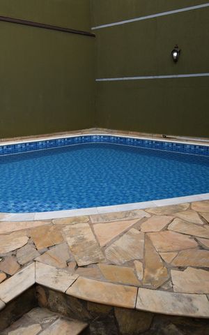 Casa à venda com 282m², 4 quartos e 2 vagasPiscina