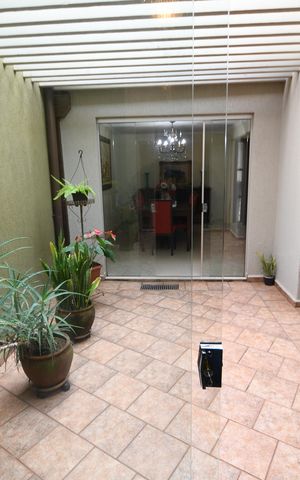 Casa à venda com 282m², 4 quartos e 2 vagasQuarto 1 - Vista