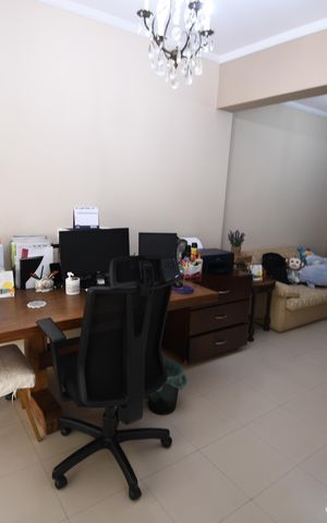 Casa à venda com 282m², 4 quartos e 2 vagasEscritório