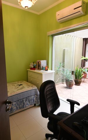 Casa à venda com 282m², 4 quartos e 2 vagasQuarto 1