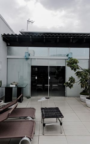 Apartamento à venda com 270m², 3 quartos e 1 vaga Apartamento à venda com 270m², 3 quartos e 1 vagaPiscina