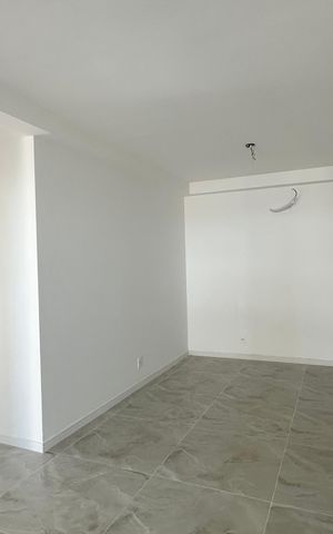 Apartamento à venda com 91m², 2 quartos e 1 vaga Apartamento à venda com 91m², 2 quartos e 1 vagaSala