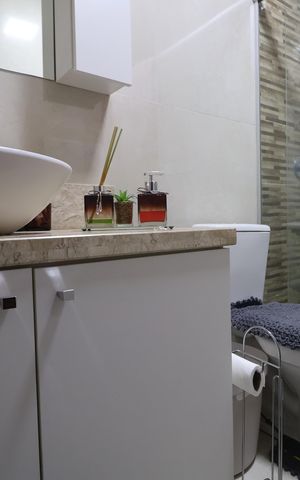 Casa à venda com 170m², 3 quartos e 3 vagasBanheiro suíte 1