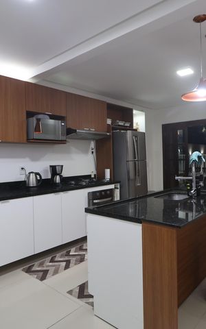 Casa à venda com 170m², 3 quartos e 3 vagasCozinha - Armários