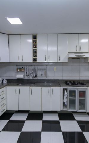 Apartamento à venda com 150m², 3 quartos e 2 vagasCozinha