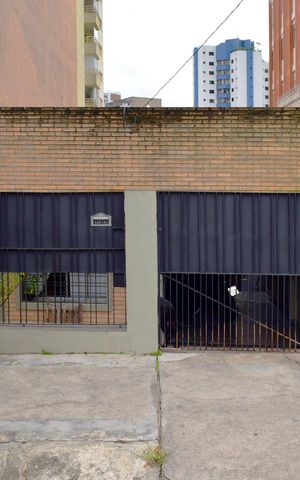 Casa para alugar com 210m², 2 quartos e 1 vagaFachada