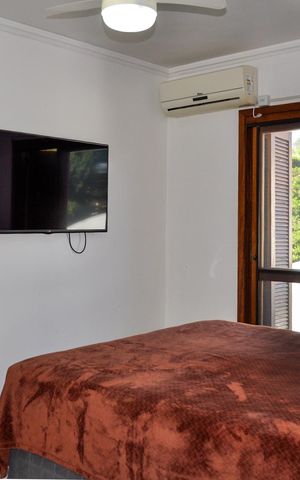 Casa de condomínio à venda com 230m², 3 quartos e 2 vagas Casa de condomínio à venda com 230m², 3 quartos e 2 vagasQuarto 1