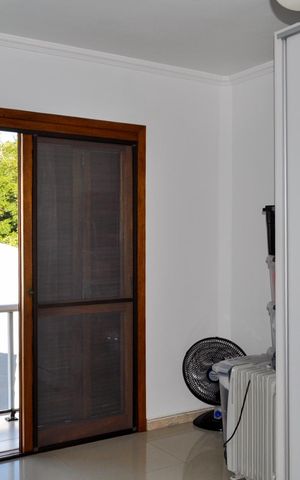Casa de condomínio à venda com 230m², 3 quartos e 2 vagas Casa de condomínio à venda com 230m², 3 quartos e 2 vagasQuarto 2