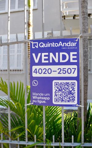 Casa de condomínio à venda com 230m², 3 quartos e 2 vagas Casa de condomínio à venda com 230m², 3 quartos e 2 vagasPlaquinha