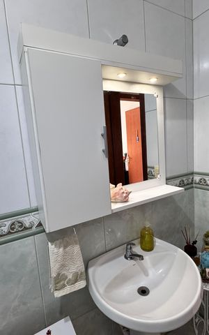 Casa à venda com 159m², 3 quartos e 2 vagas Casa à venda com 159m², 3 quartos e 2 vagasBanheiro