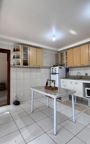 Casa à venda com 159m², 3 quartos e 2 vagas Casa à venda com 159m², 3 quartos e 2 vagasCozinha