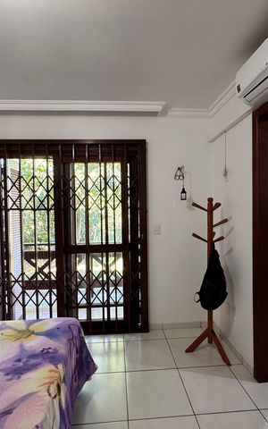 Casa à venda com 159m², 3 quartos e 2 vagas Casa à venda com 159m², 3 quartos e 2 vagasQuarto