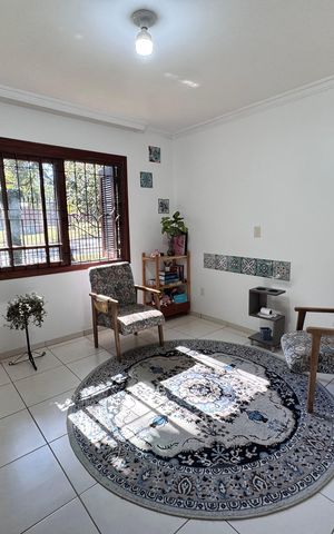 Casa à venda com 159m², 3 quartos e 2 vagas Casa à venda com 159m², 3 quartos e 2 vagasEscritório