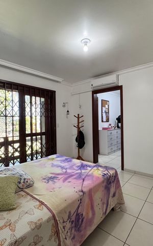 Casa à venda com 159m², 3 quartos e 2 vagas Casa à venda com 159m², 3 quartos e 2 vagasQuarto