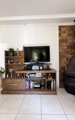Casa à venda com 159m², 3 quartos e 2 vagas Casa à venda com 159m², 3 quartos e 2 vagasSala