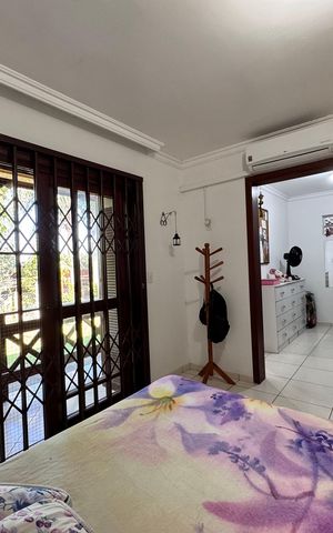 Casa à venda com 159m², 3 quartos e 2 vagas Casa à venda com 159m², 3 quartos e 2 vagasQuarto