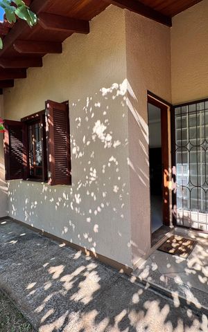 Casa à venda com 159m², 3 quartos e 2 vagas Casa à venda com 159m², 3 quartos e 2 vagasÁrea Externa