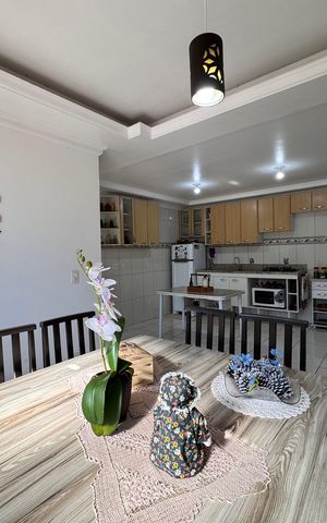 Casa à venda com 159m², 3 quartos e 2 vagas Casa à venda com 159m², 3 quartos e 2 vagasCozinha