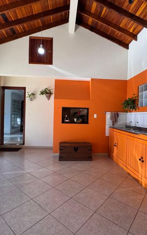 Casa à venda com 159m², 3 quartos e 2 vagas Casa à venda com 159m², 3 quartos e 2 vagasÁrea Externa