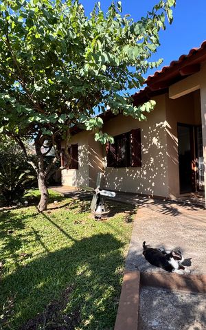 Casa à venda com 159m², 3 quartos e 2 vagas Casa à venda com 159m², 3 quartos e 2 vagasÁrea Externa