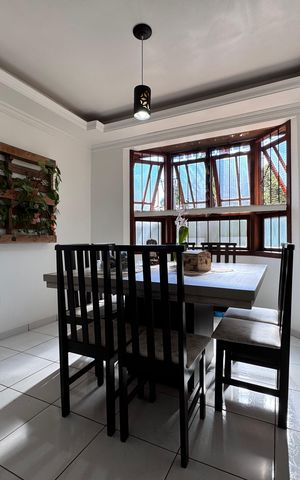 Casa à venda com 159m², 3 quartos e 2 vagas Casa à venda com 159m², 3 quartos e 2 vagasCozinha