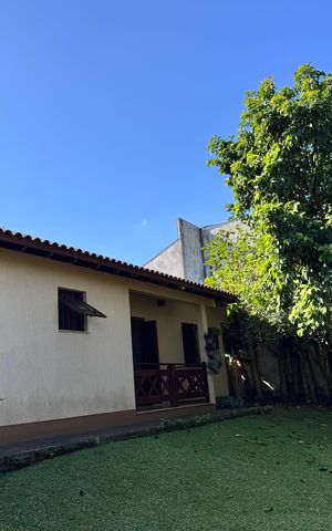 Casa à venda com 159m², 3 quartos e 2 vagas Casa à venda com 159m², 3 quartos e 2 vagasÁrea Externa