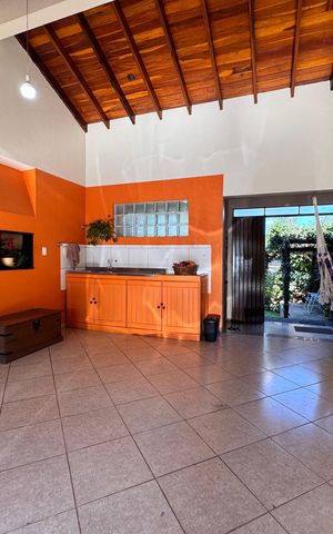 Casa à venda com 159m², 3 quartos e 2 vagas Casa à venda com 159m², 3 quartos e 2 vagasÁrea Externa