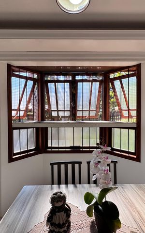 Casa à venda com 159m², 3 quartos e 2 vagas Casa à venda com 159m², 3 quartos e 2 vagasCozinha